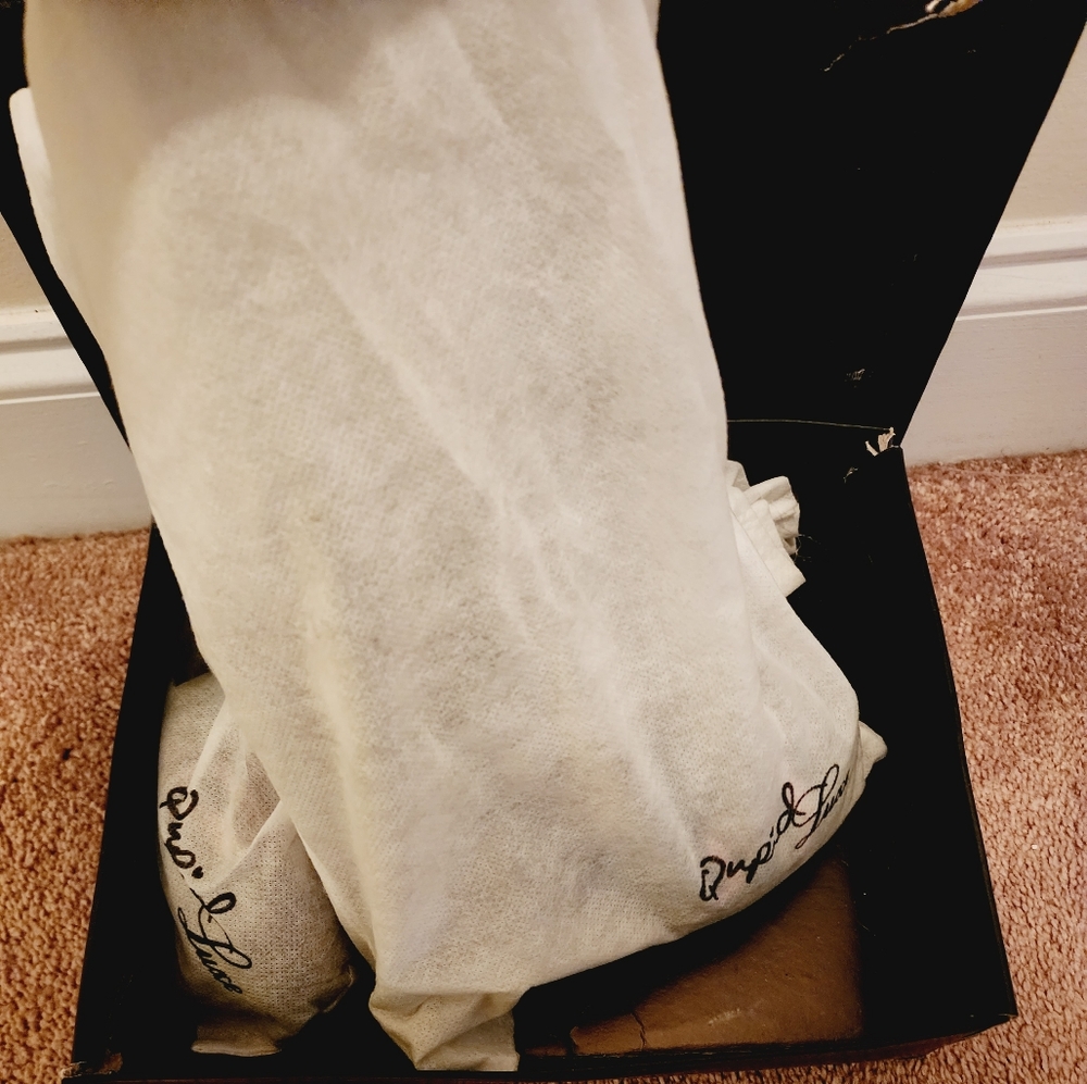 Shoes - Picture 5 of 10